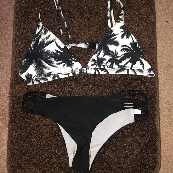 Palm Tree 2 piece Bikini - Picture 1 of 3